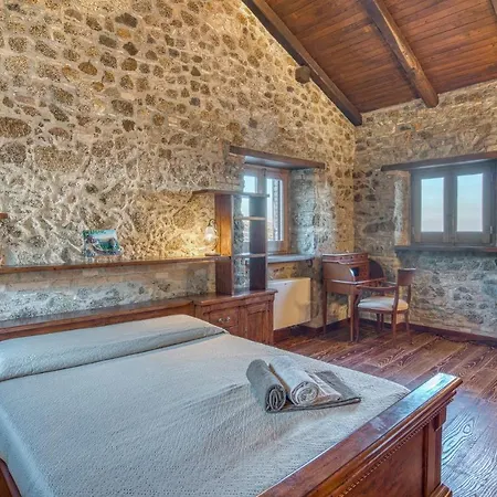 Nice In W/ Outdoor Swimming Pool, Sauna And 4 Bedrooms *