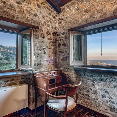 Nice In W/ Outdoor Swimming Pool, Sauna And 4 Bedrooms Casa vacanze Montepaone