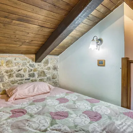 Nice In W/ Outdoor Swimming Pool, Sauna And 4 Bedrooms Hébergement de vacances Montepaone